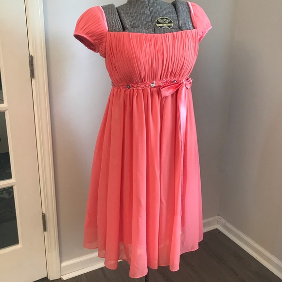 Semi Formal Dress - Picture 1 of 8